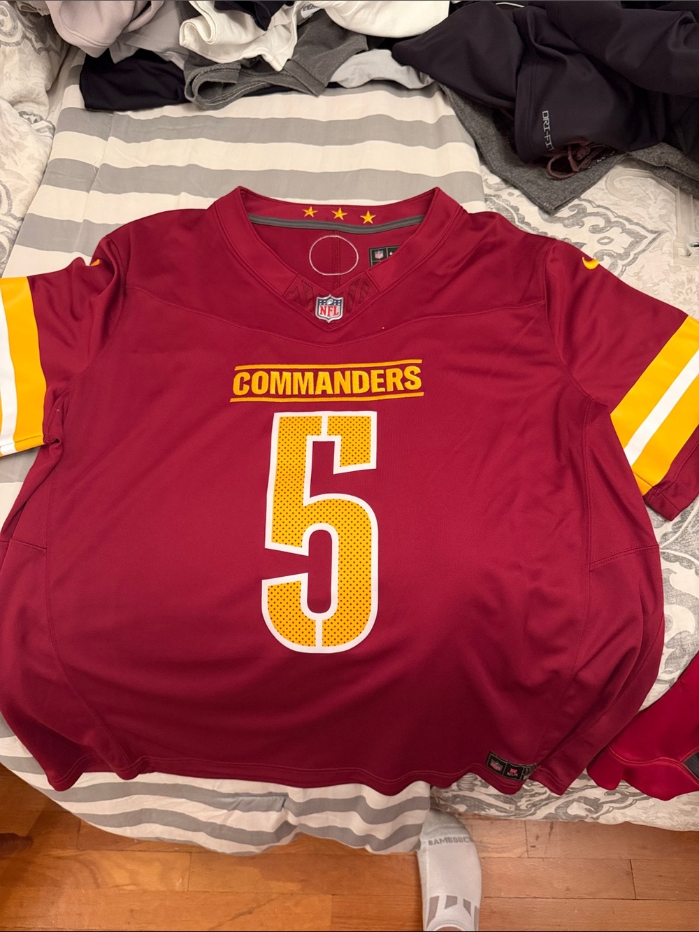 Stitched Men’s Commanders Jayden Daniels Jersey